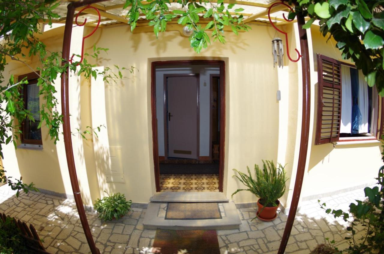 Holiday Apartments Ruzica, Pjescana Uvala Exterior photo